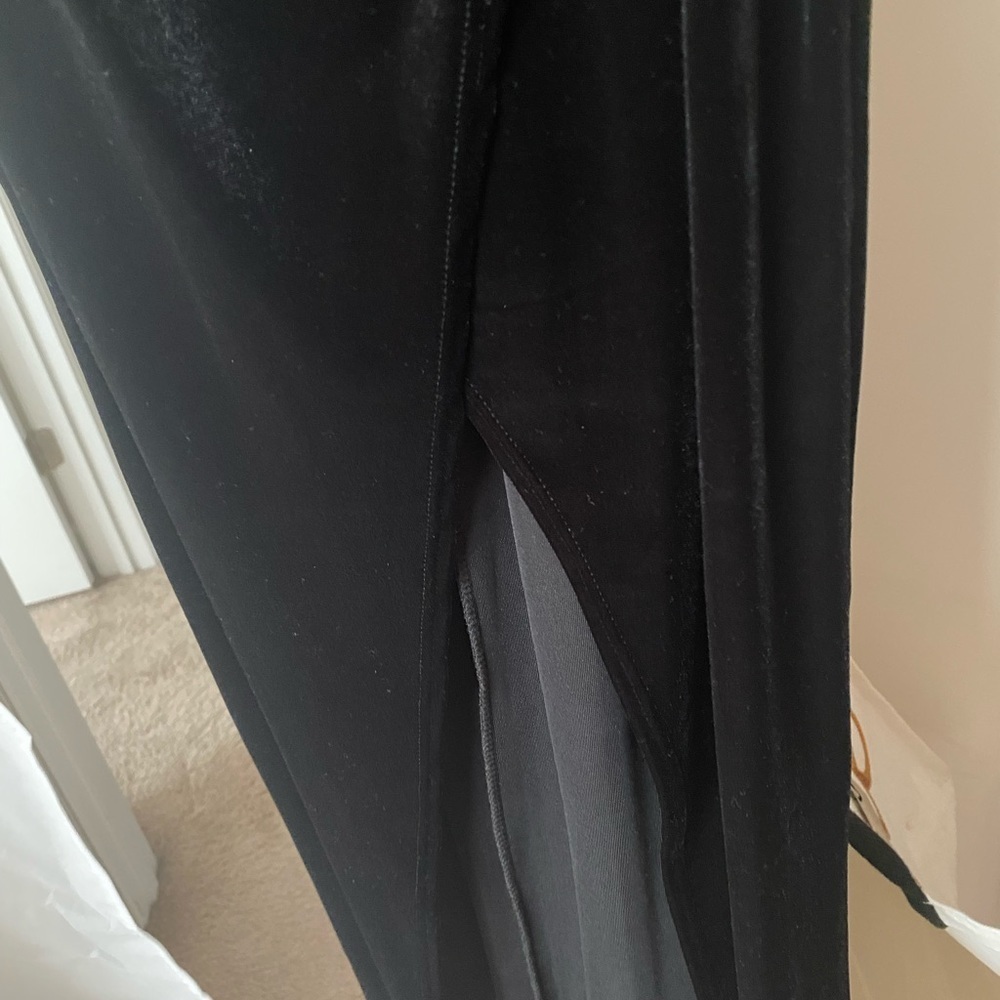 Black Sexy Velvet Dress - Picture 7 of 9